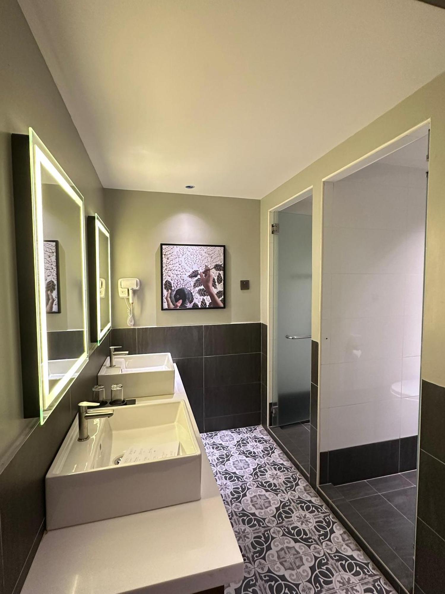 Nb Hotel Johor Bahru Exterior photo