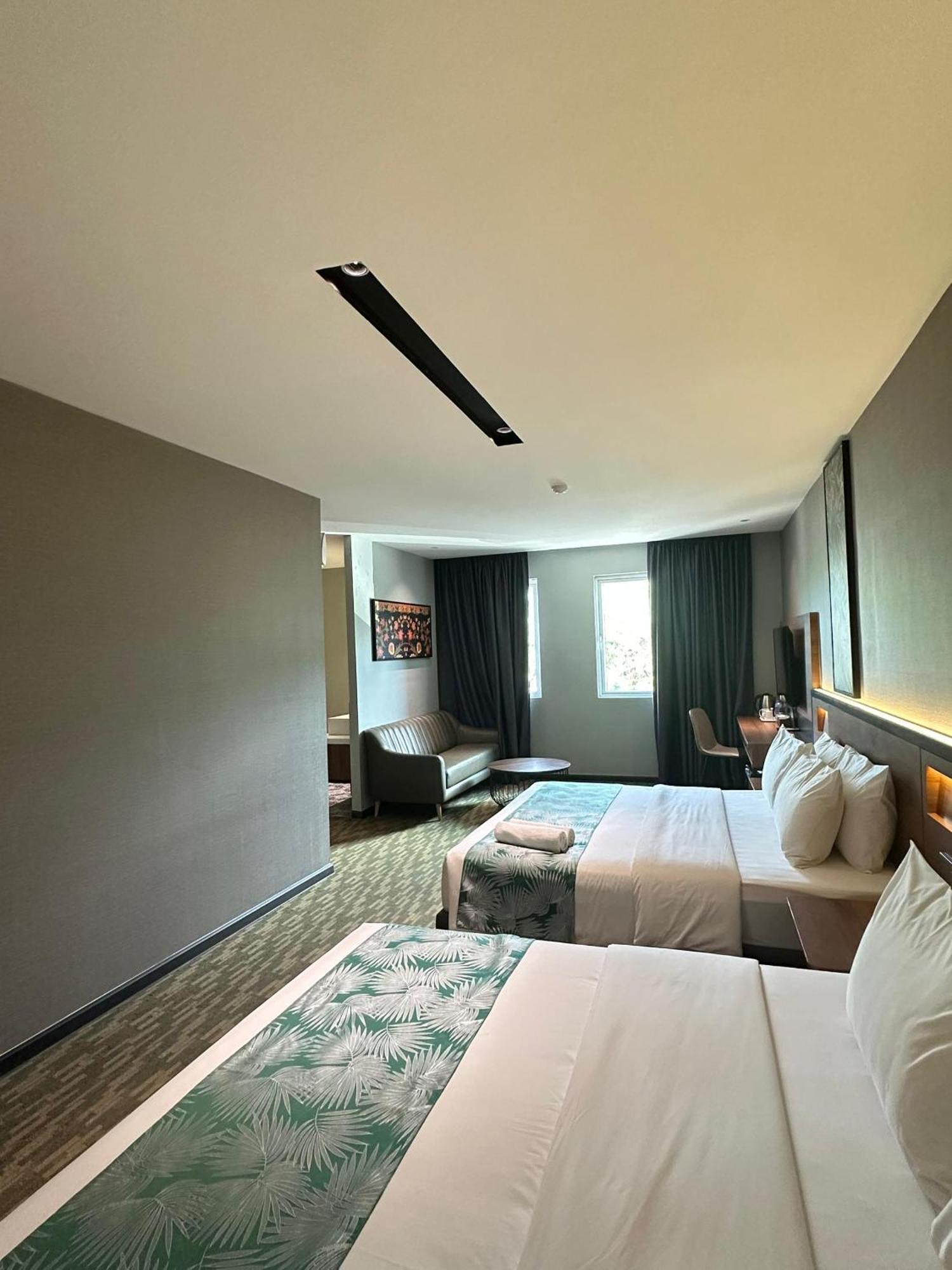Nb Hotel Johor Bahru Exterior photo